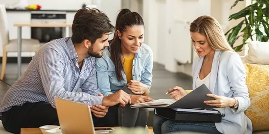 5 REASONS TO ALWAYS CHOOSE A REAL ESTATE AGENT OVER “FOR SALE BY OWNER” -FSBO